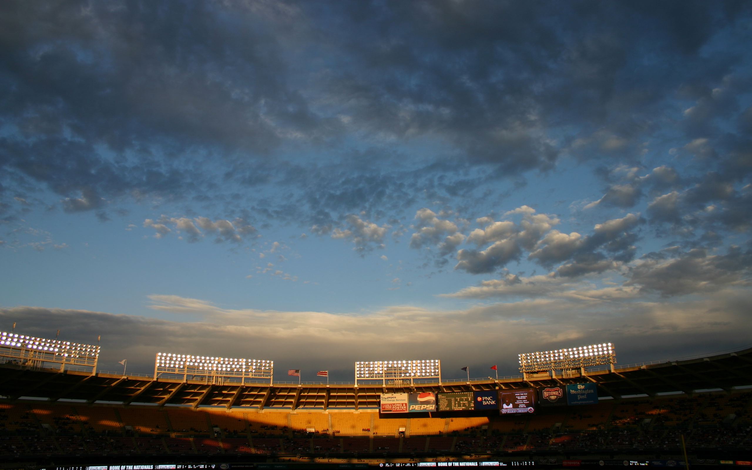世界滑雪青少年训练营招生启动，国际青少年滑雪比赛
